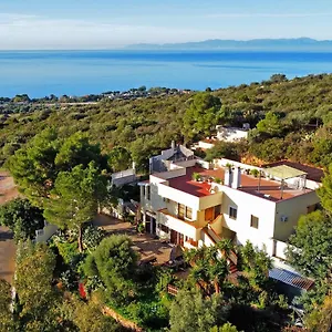 Bella Salmagi - Surya Sardinia Holidays & Yoga Bed and breakfast